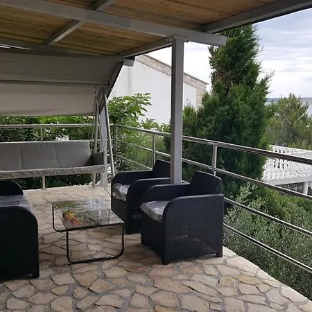 Holiday home Smokvica *
